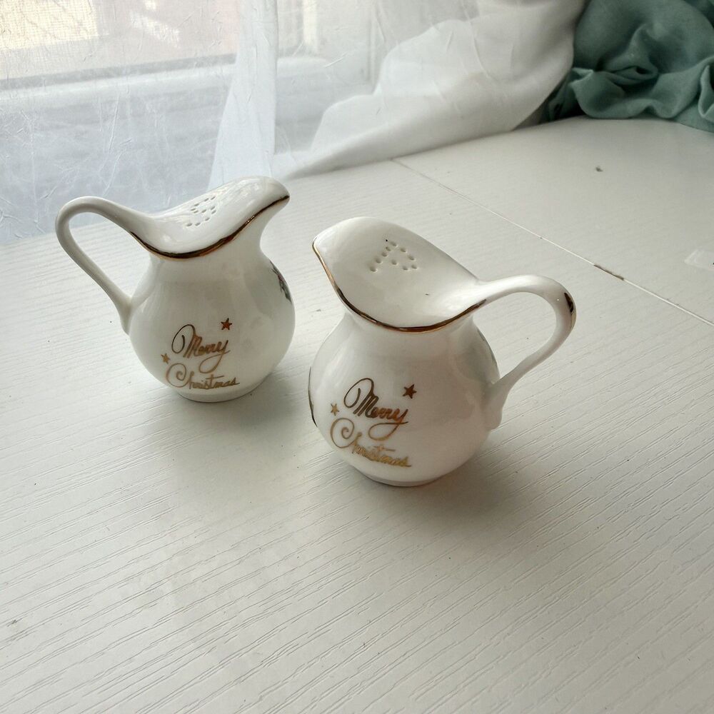 VTG Treasure Masters Bone China Mini Pitcher Merry Christmas Salt And Peppers L8